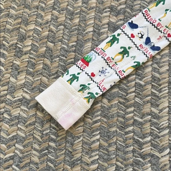 Hanna Andersson Elf pajama set - size 6-7 - Picture 5 of 12